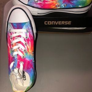 Tie Dye Converse! 💙💚💛🧡